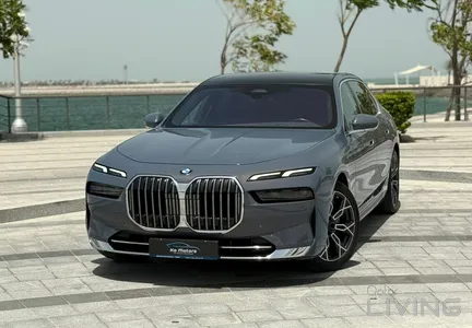 BMW 7-Series 735 Li 2023
